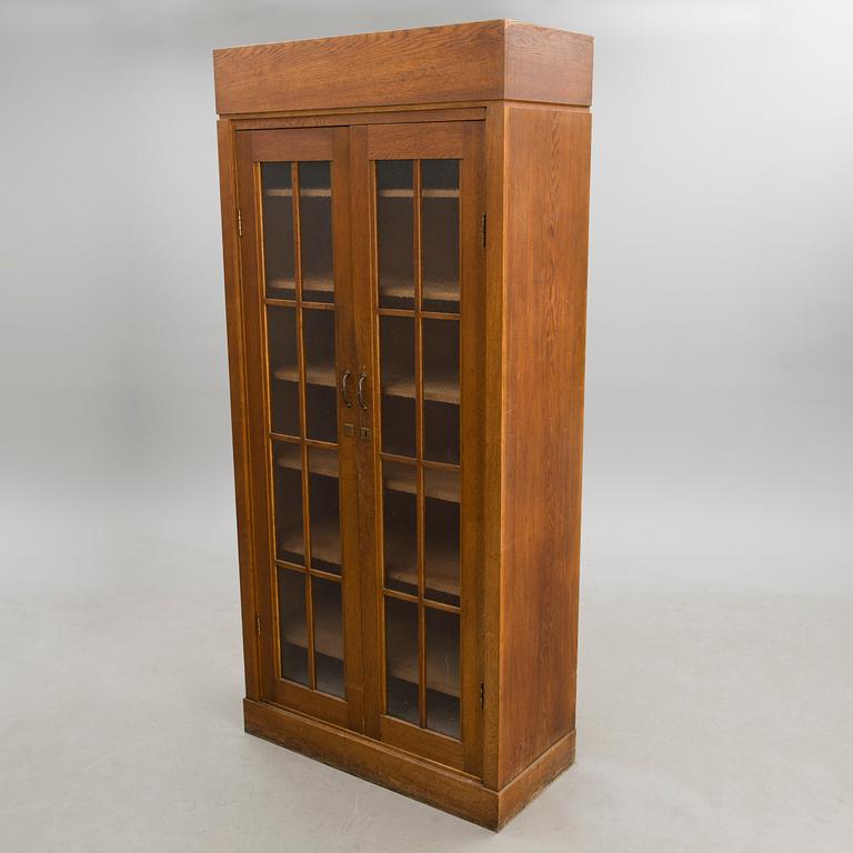 ELIEL SAARINEN, vitriinikaappi, 1900-luvun alku, Valtion Rautatiet.