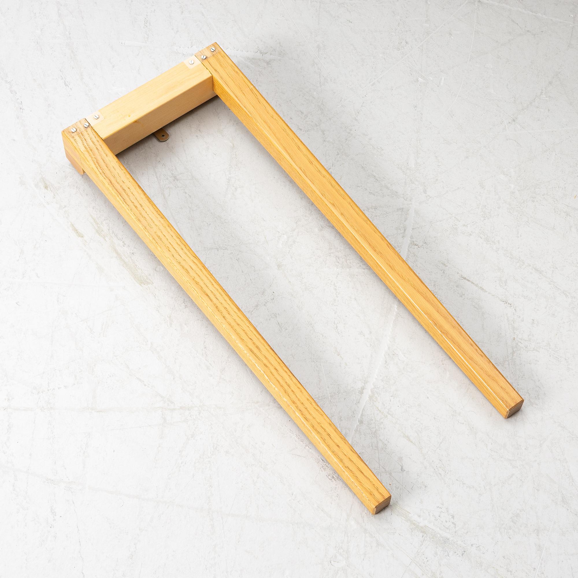 Carl Malmsten, a dining table with eight chairs, 'Camlare Nyckel', Sweden, second half of the 20th century.