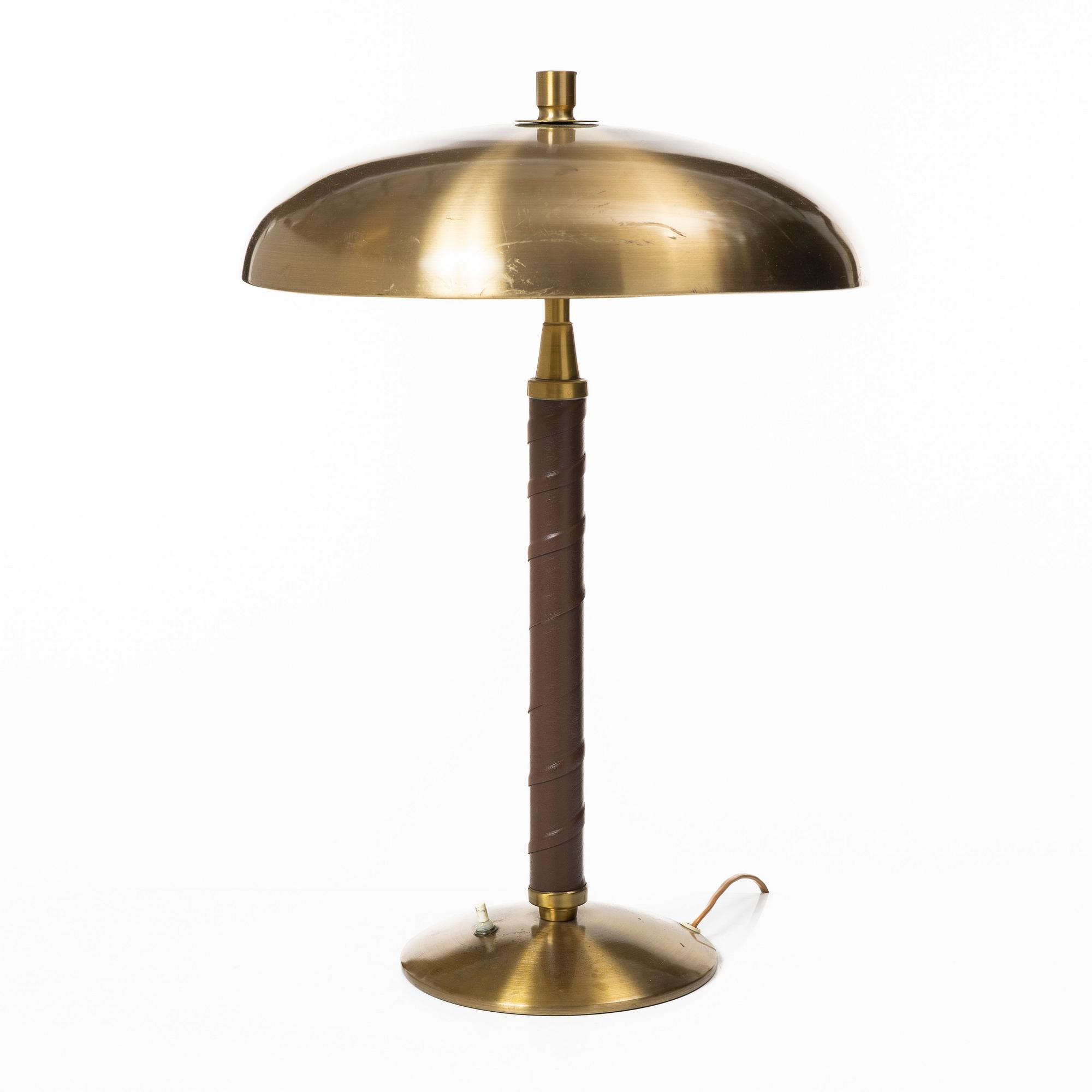 Einar Bäckströms Metallvarufabrik, a model 5013 table lamp, Swedish Modern, Sweden, 1940's.