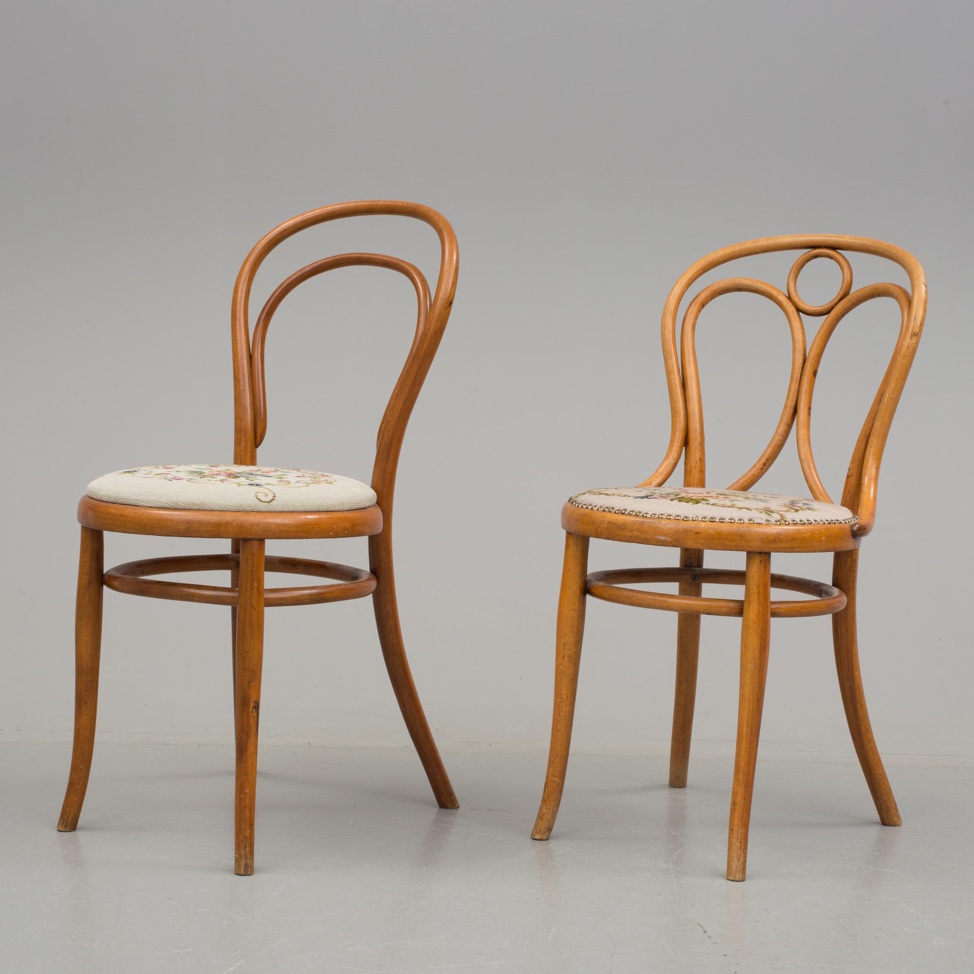 STOLAR, två stycken, Thonet, 1900-talets början.