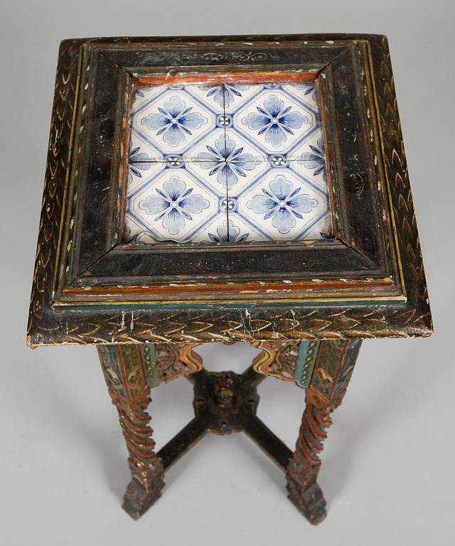 PIEDESTAL, trä, kakelklädd skiva, sekelskiftet 1900.