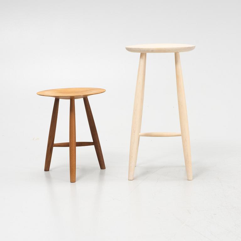 A birch bar stool and an oak stool, Norrgavel.