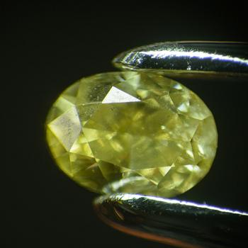 2 OVALA BRILJANTSLIPADE DIAMANTER, 0.10 ct och 0.12 ct.