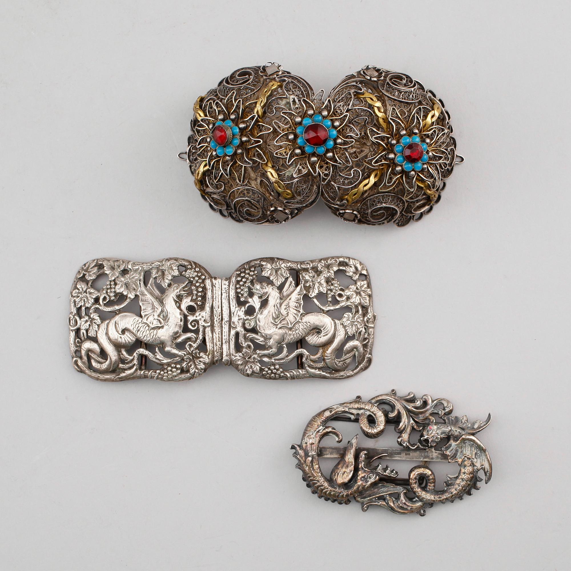 SPÄNNEN, 3 st, silver, 1800-/1900-tal. Total vikt ca 185 g.