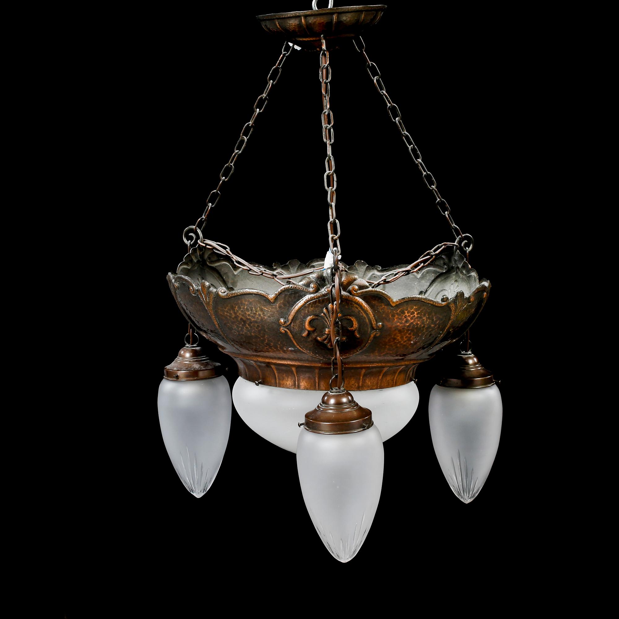 TAKLAMPA, 1900-talets början. Höjd ca 75 cm.