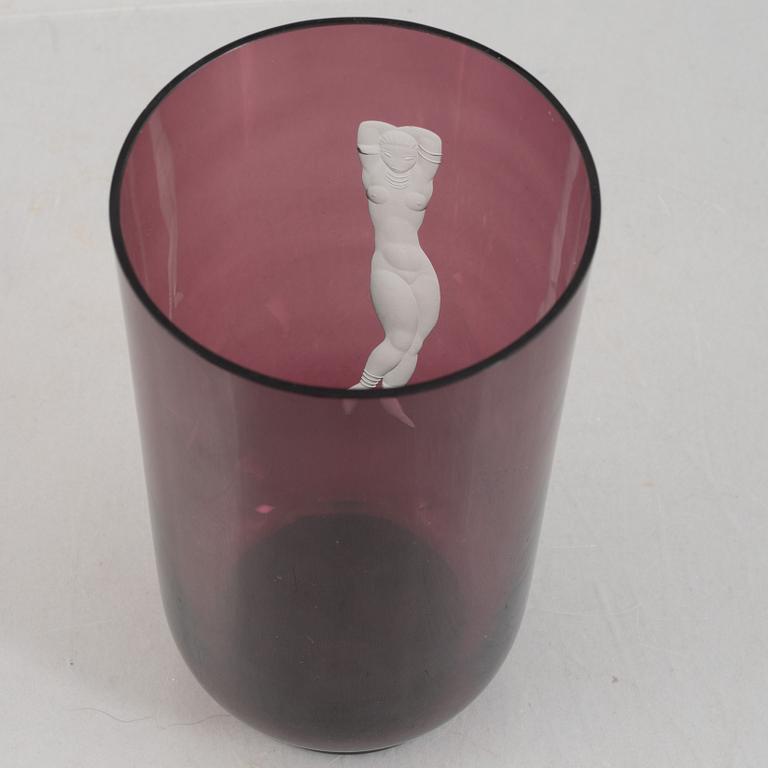 Vicke Lindstrand, a glass vase, Orrefors, dated 1935.