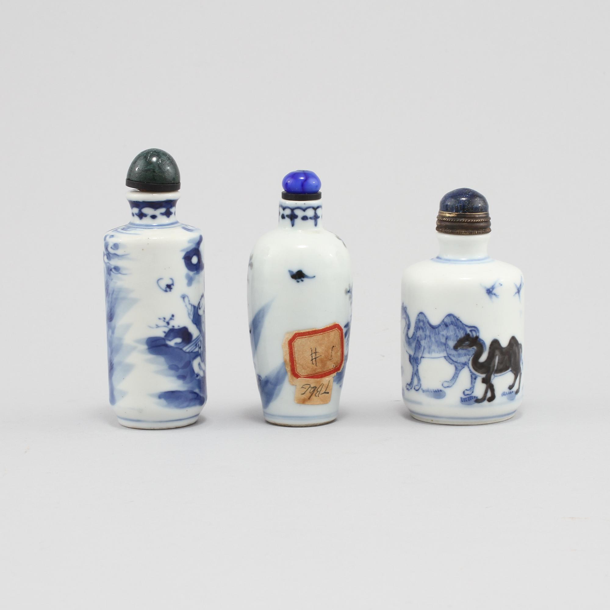SNUSFLASKOR, 3 stycken, porslin, Kina, 1800/1900-tal.