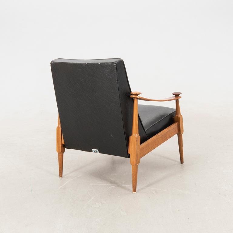 Armchair, Singer Canada 1960s.