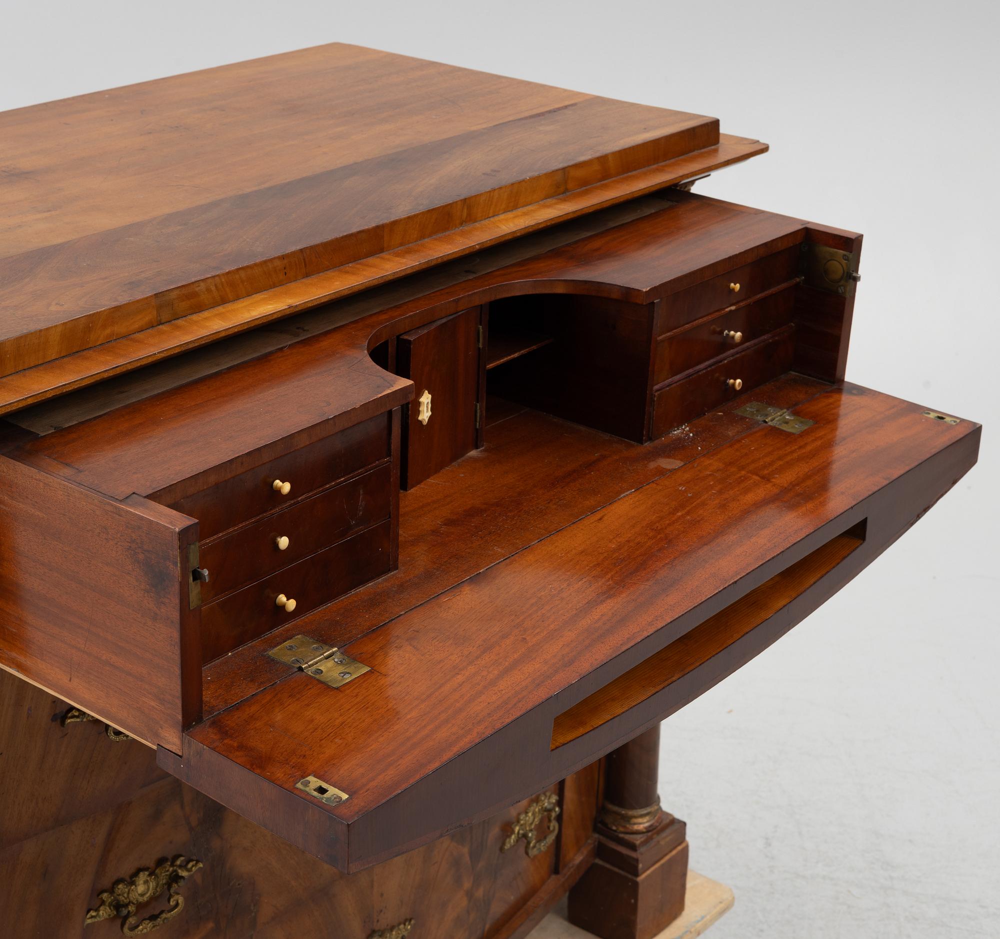 Typewriter, Karl-Johan, by Daniel Sehfbom, master in Stockholm 1800-1837.