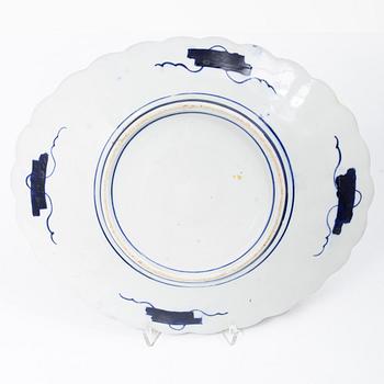Fat och urna, porslin, Japan, Meiji (1868-1912).