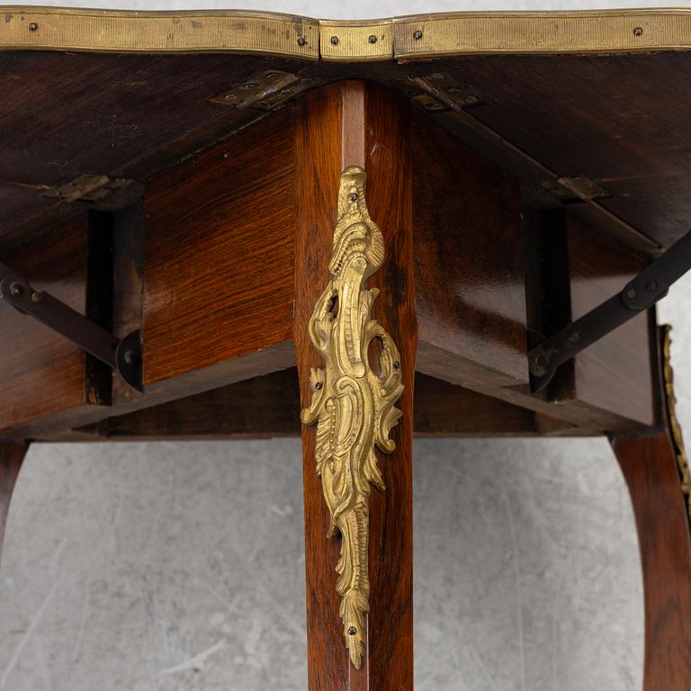 Two matched dropleaf tables, Louis XV style from around the year 1900.