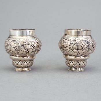 A FRENCH SILVER WEDDING BEAKER, 19th century. Weight ca 111 g.