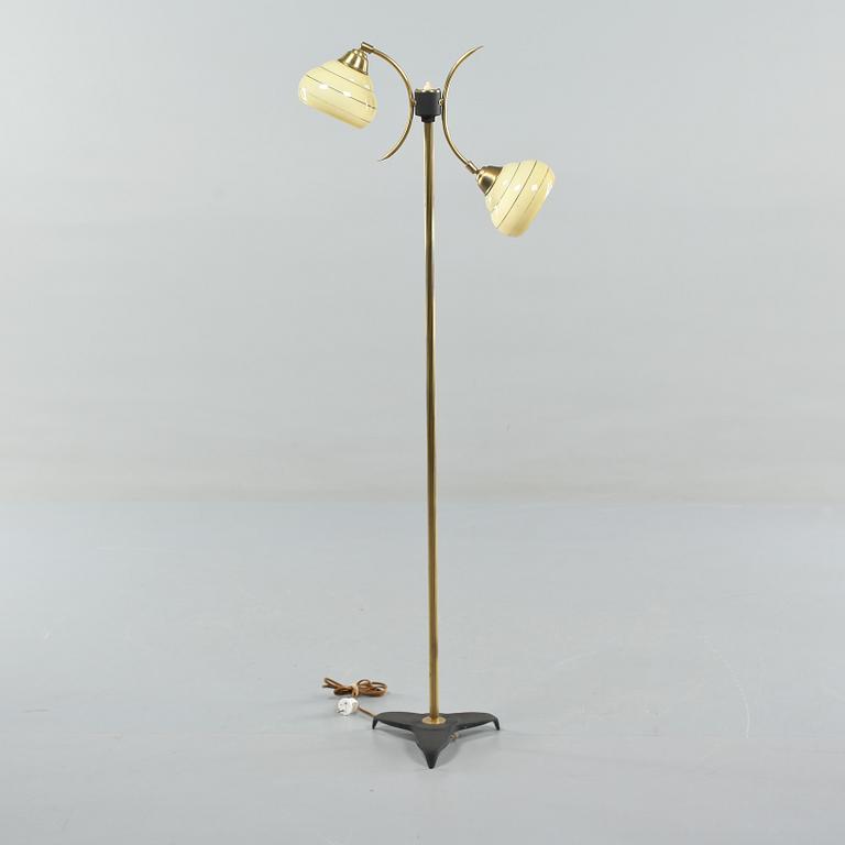 GOLVLAMPA, 1900-talets mitt.