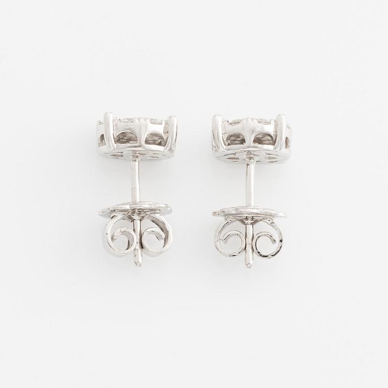 Earrings with brilliant-cut diamonds.