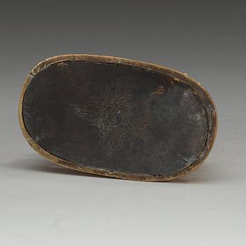 DHARMAPALA, förgylld brons, Sinotibetansk. Troligen 1700-tal.
