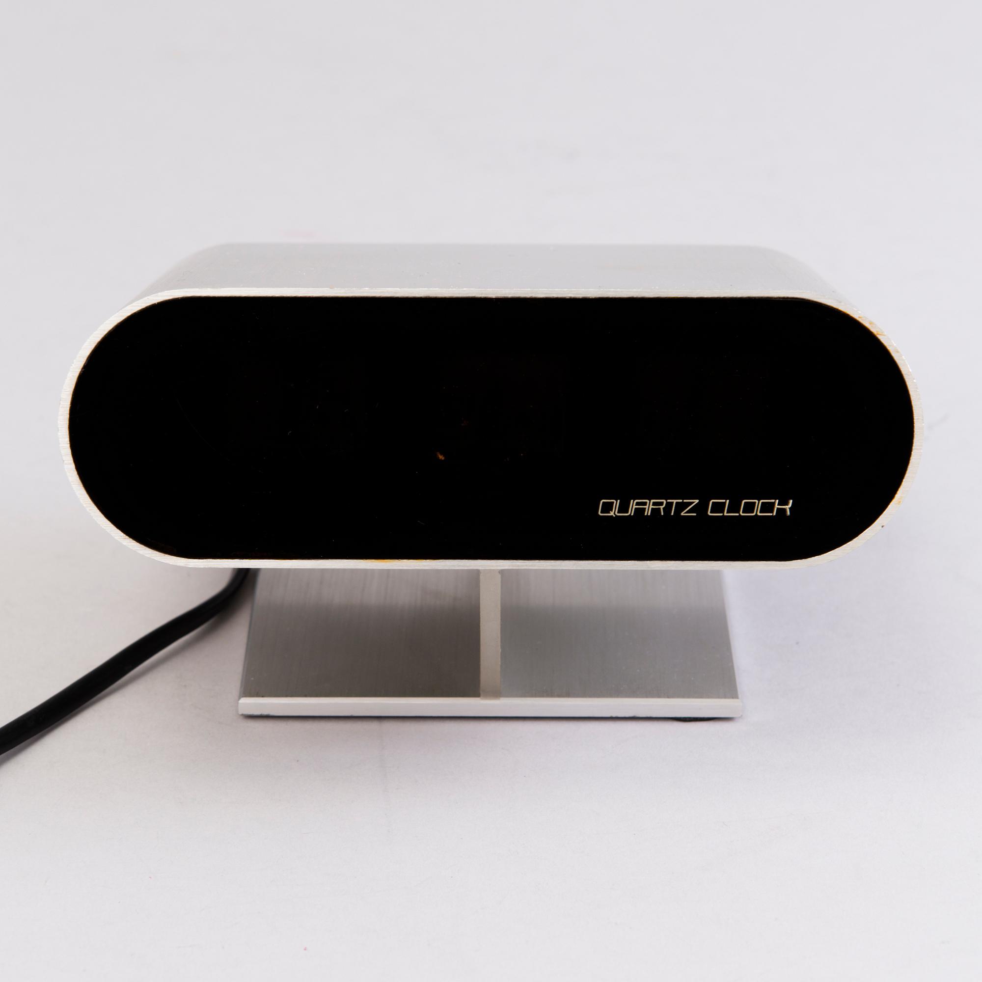 A 1970s digital Quartz TAG HEUER desk clock brushed aluminium. Bukowskis