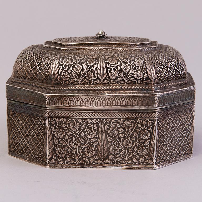 A Persian silver box, 20th Century.
