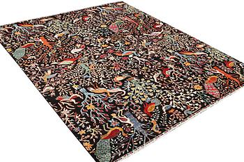 A Khorjin carpet, c. 295 x 248 cm.