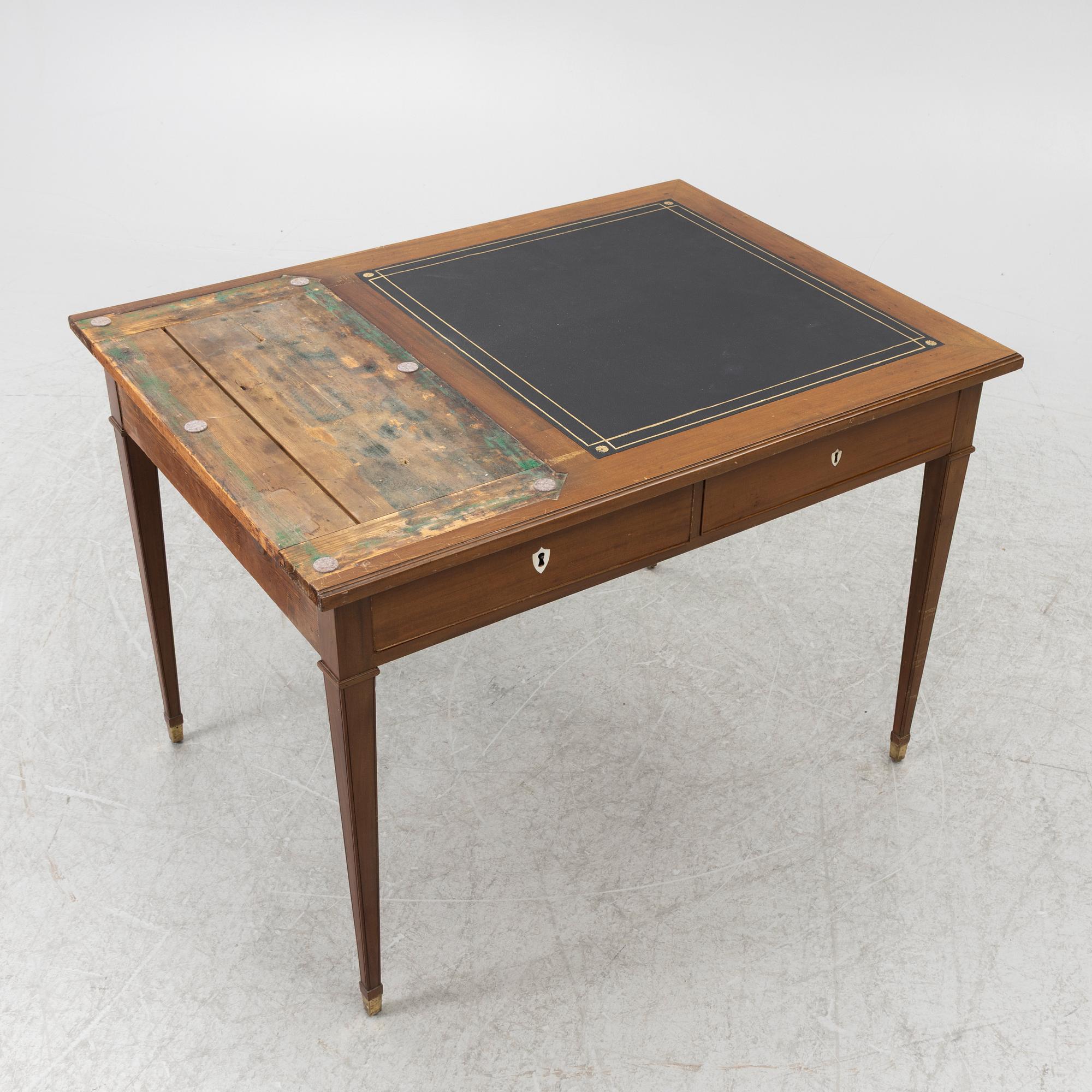Skrivbord med uppsats, Sengustavianskt Stockholmsarbete, sent 1700-tal.