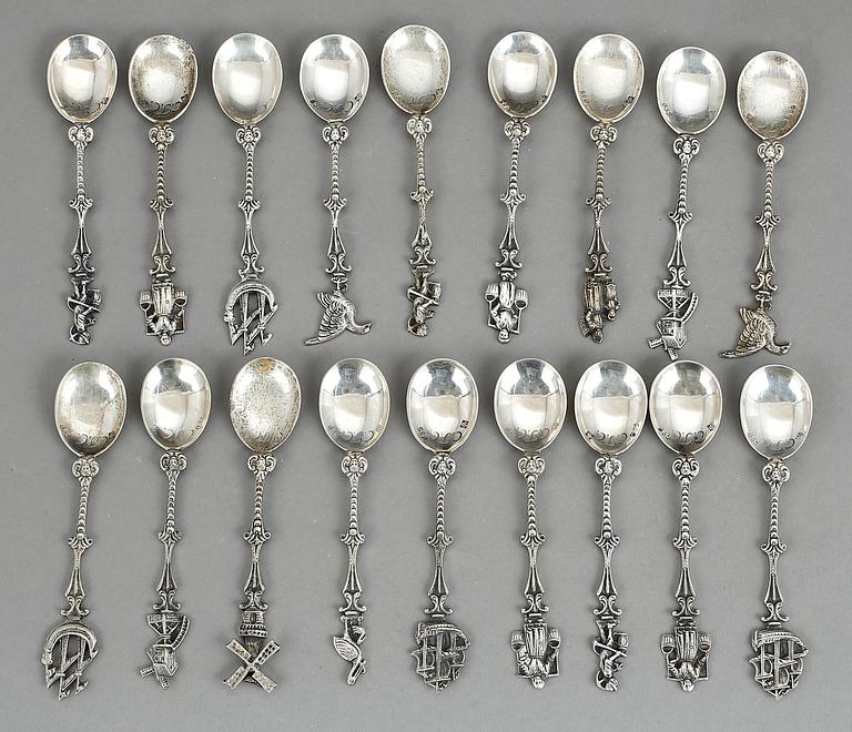 FAT, 3 + 2 st, UPPLÄGGNINGSSKEDAR, ett par samt KAFFESKEDAR, 23 + 18 st, silver 835. Total vikt ca 835 g.