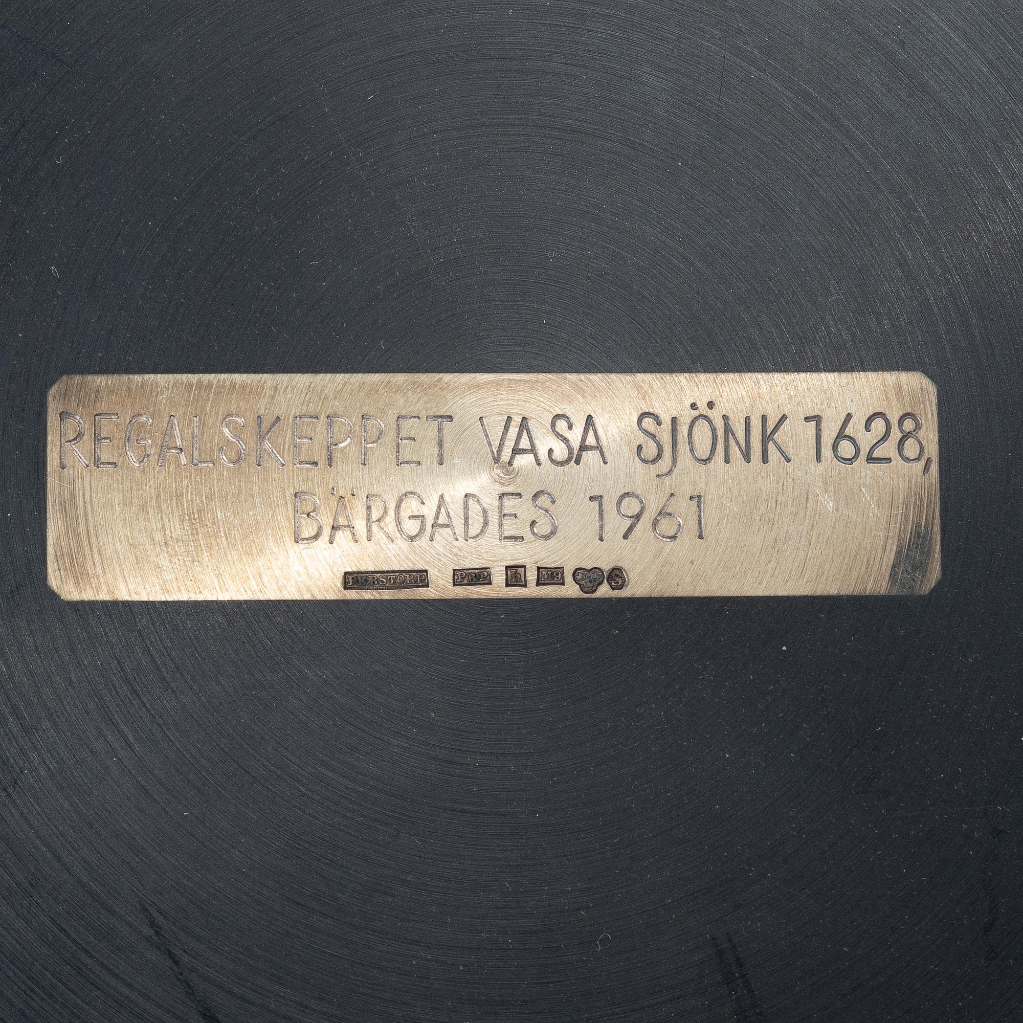 Brickor och coaster, 3 delar, bakelit och silver, Perstorp Ab 1960-tal.