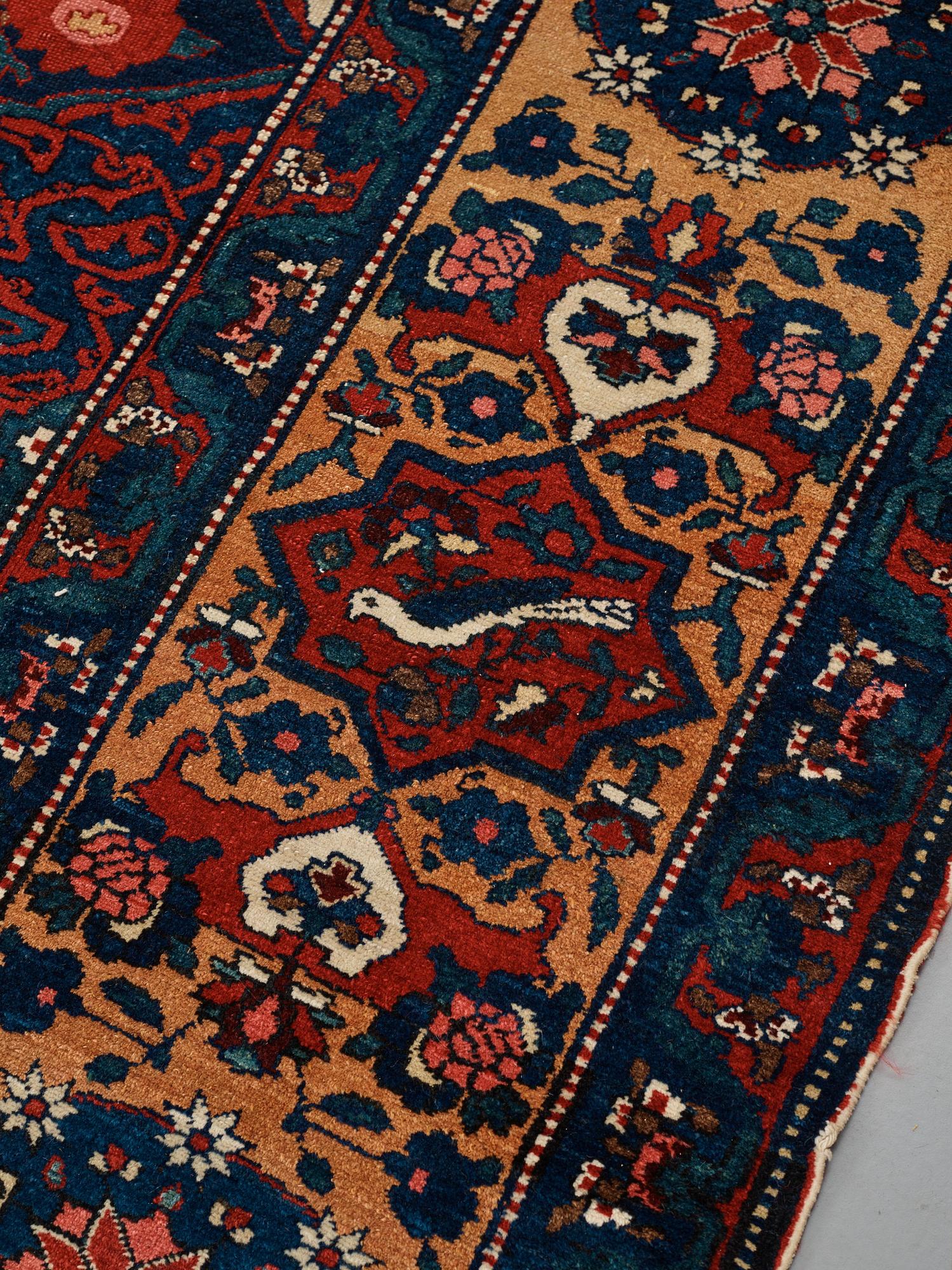Matto, semi-antique, Chaharmahal/Bakhtiari Province, ca 386, 223,5 cm ( ca 2,5-3,5 cm flat weave at the ends).