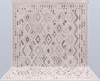 A Kilim carpet, approx. 348 x 270 cm.