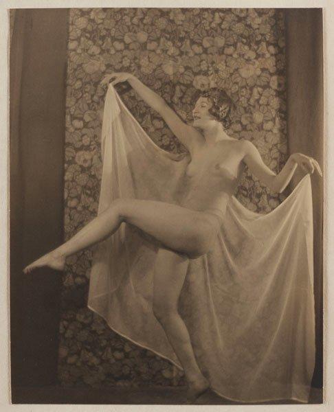 Karl Struss, "48 photographs of the female figure".