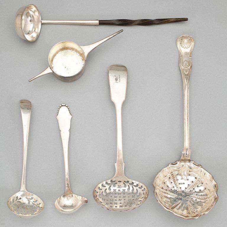 PARTI SILVER, 4 delar, bla England. 1800-1900-tal. Tot ca 138 gram.