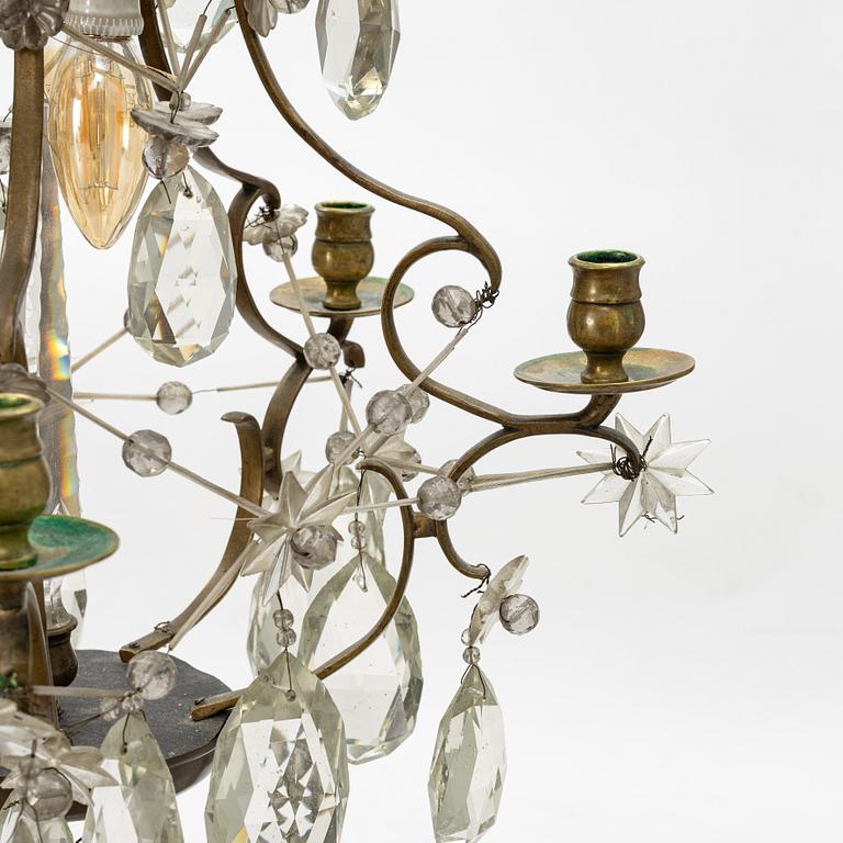 A Rococo style chandelier, early 20th Century.