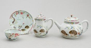 TEKANNA, SKÅL MED FAT, KANNA MED LOCK, porslin, Kina, 1700-tal.