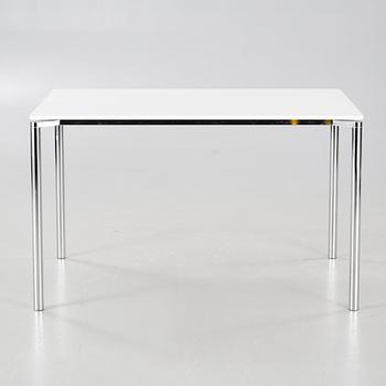 A "Plano" table, deisgned by Pelikan Design (Niels Gammelgaard og Lars Mathiesen) for Fritz Hansen, made 2004.