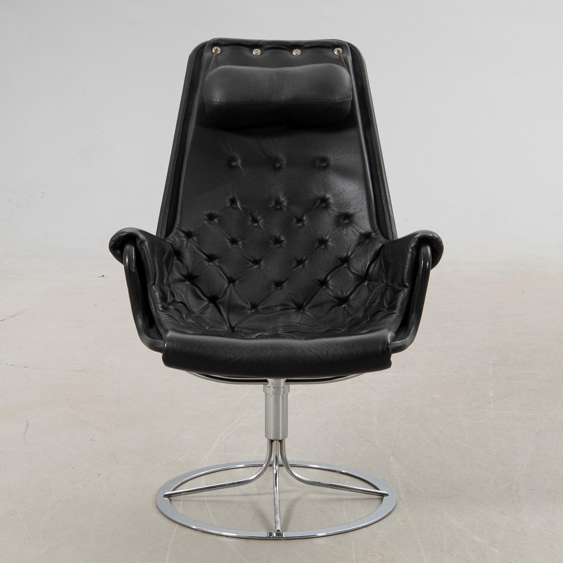 Bruno Mathsson, Swivel armchair "Jetson", DUX, 2000s.