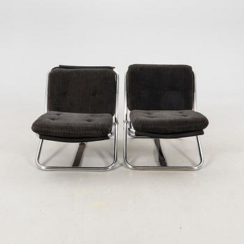 Armchairs, a pair, likely from Värnamo Sängkläder AB, latter part of the 20th century.