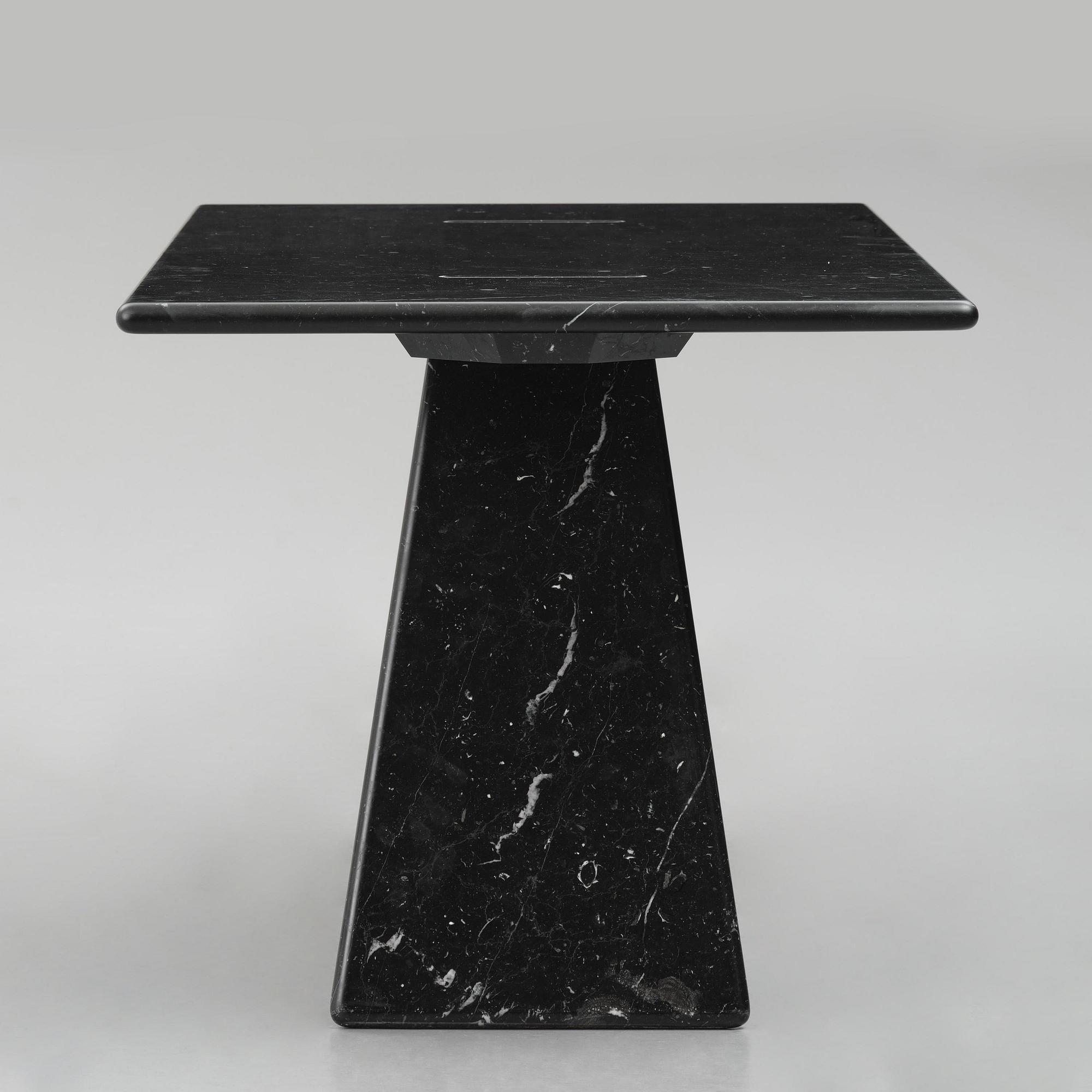 Angelo Mangiarotti, bord, "Asolo", Agapecasa, Italien, 2020.