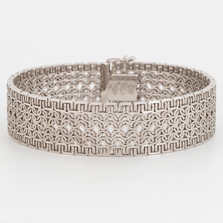 18K white gold bracelet, Uno A Erre, Italy.