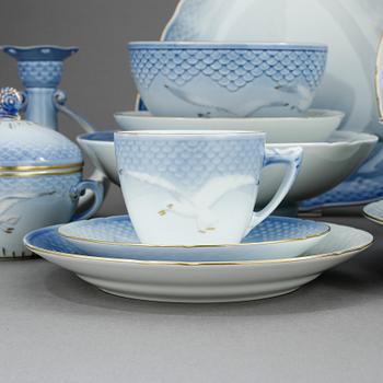 MATSERVIS, porslin, 57 delar, "Måsen", Bing & Gröndahl.