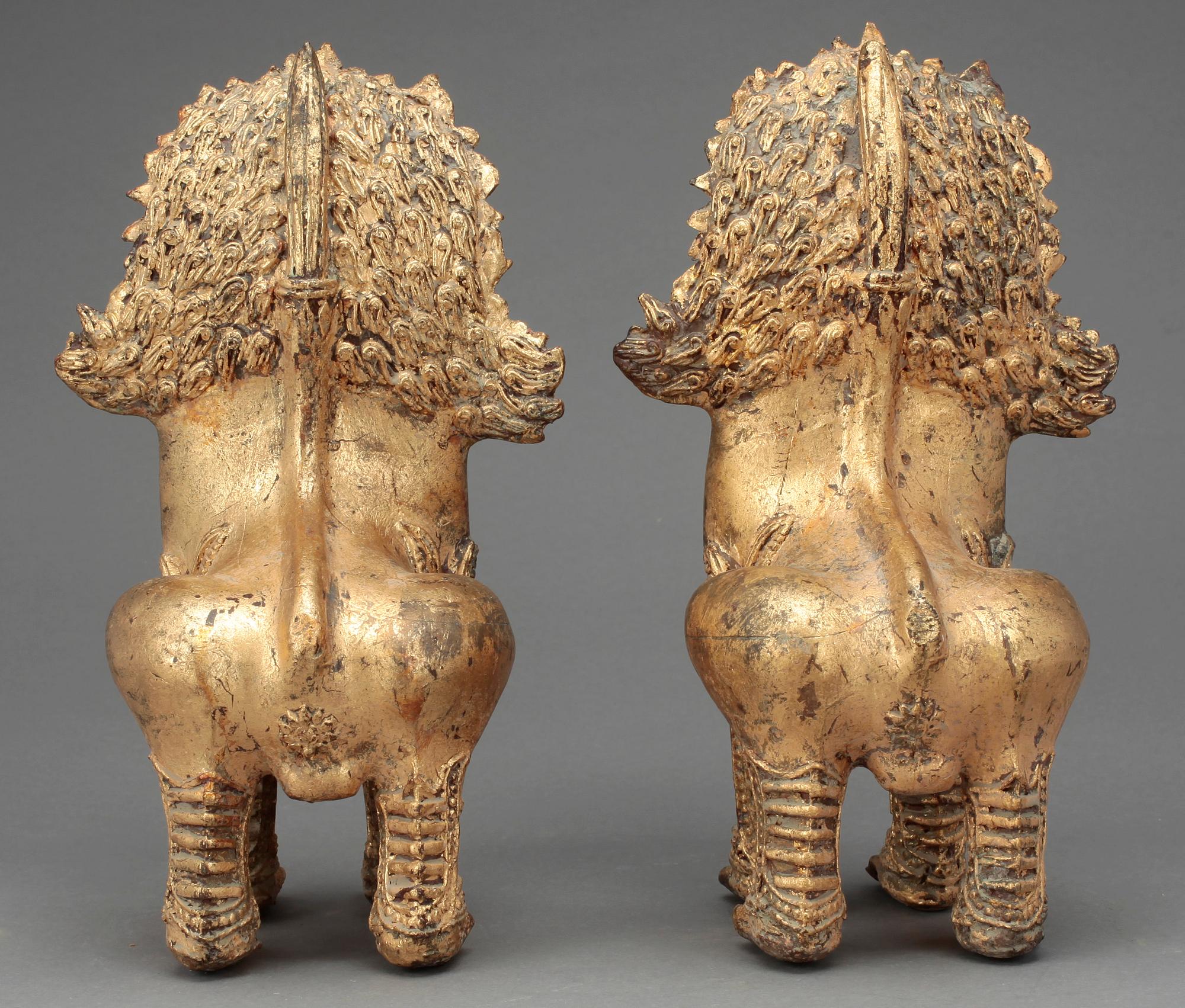 TEMPELHUNDAR, ett par, metall, sannolikt Thailand, 1900-tal.