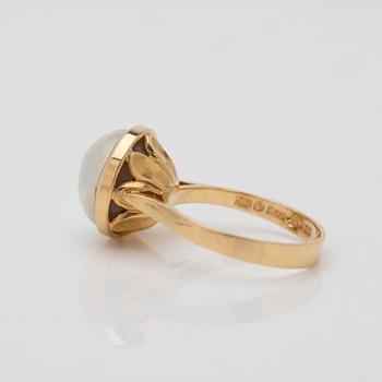 Ring 18K guld med en mabépärla.