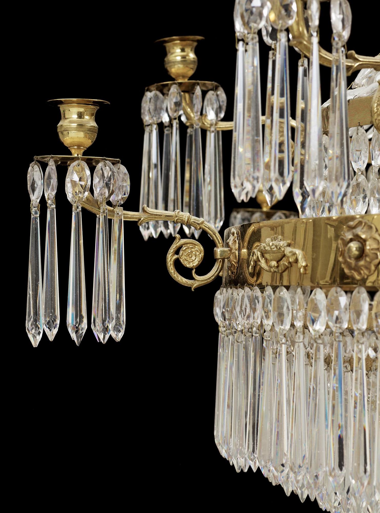 LJUSKRONA, för tolv ljus, empirestil, 1900-talets första hälft.