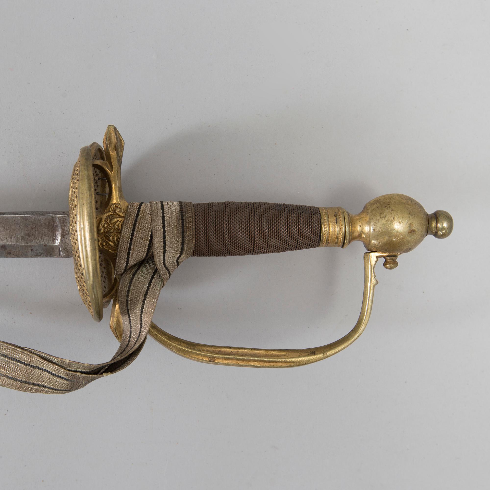 A 19TH CENTURY INFANTRY SWORD.