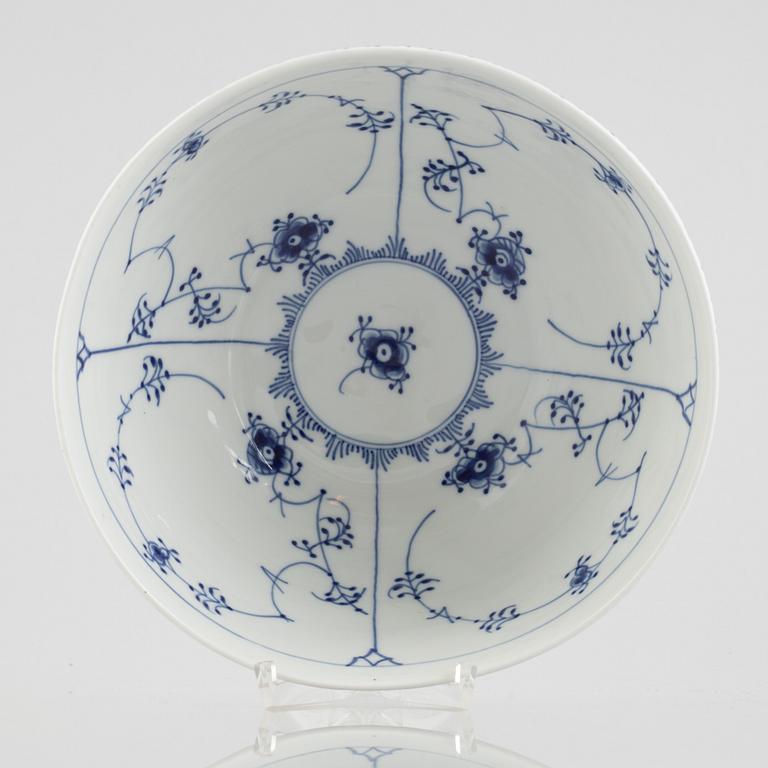 A large 'Blue Fluted half lace' / "Musselmalet" porcelain serving bowl, Royal Copenhagen, model 631, 1969-73.