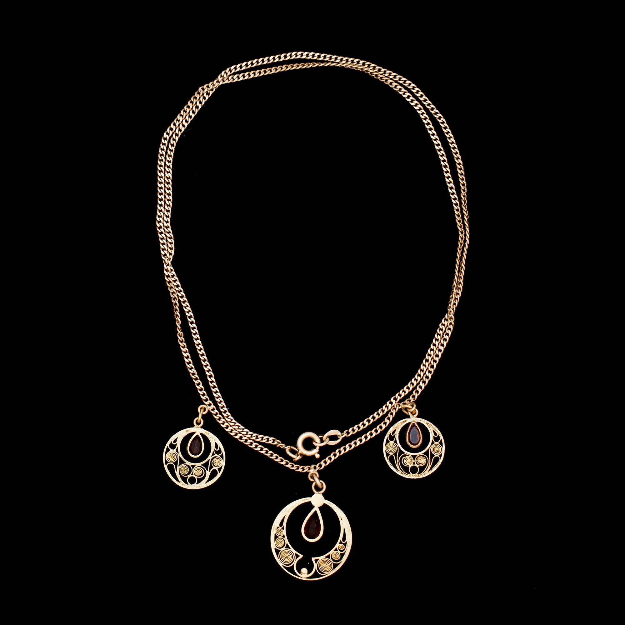 COLLIER, 18k guld Gustaf Dahlgren & Co, Malmö. 1900-talets mitt. Vikt ca 7 g.