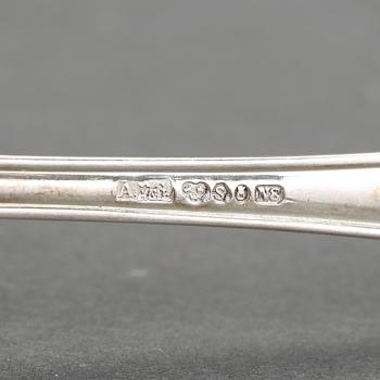 PARTI SILVER, mestadels kaffeskedar. Bl a "Rosenholm", GAB, Stockholm 1939. Total vikt ca 754 gram.