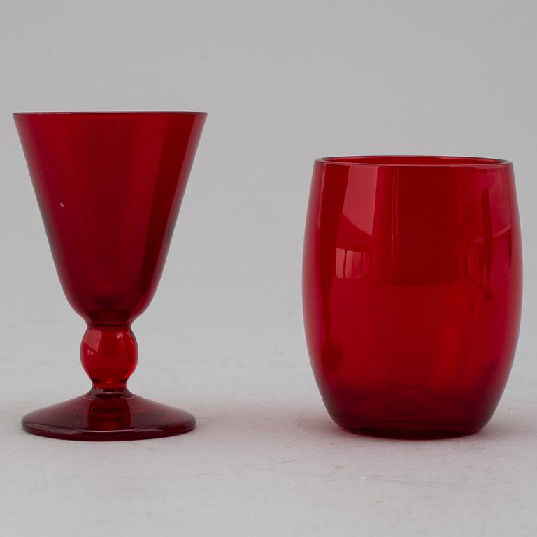 A set of 40 pcs of glass deisgned by Björn Trädgårdh, Reijmyre.