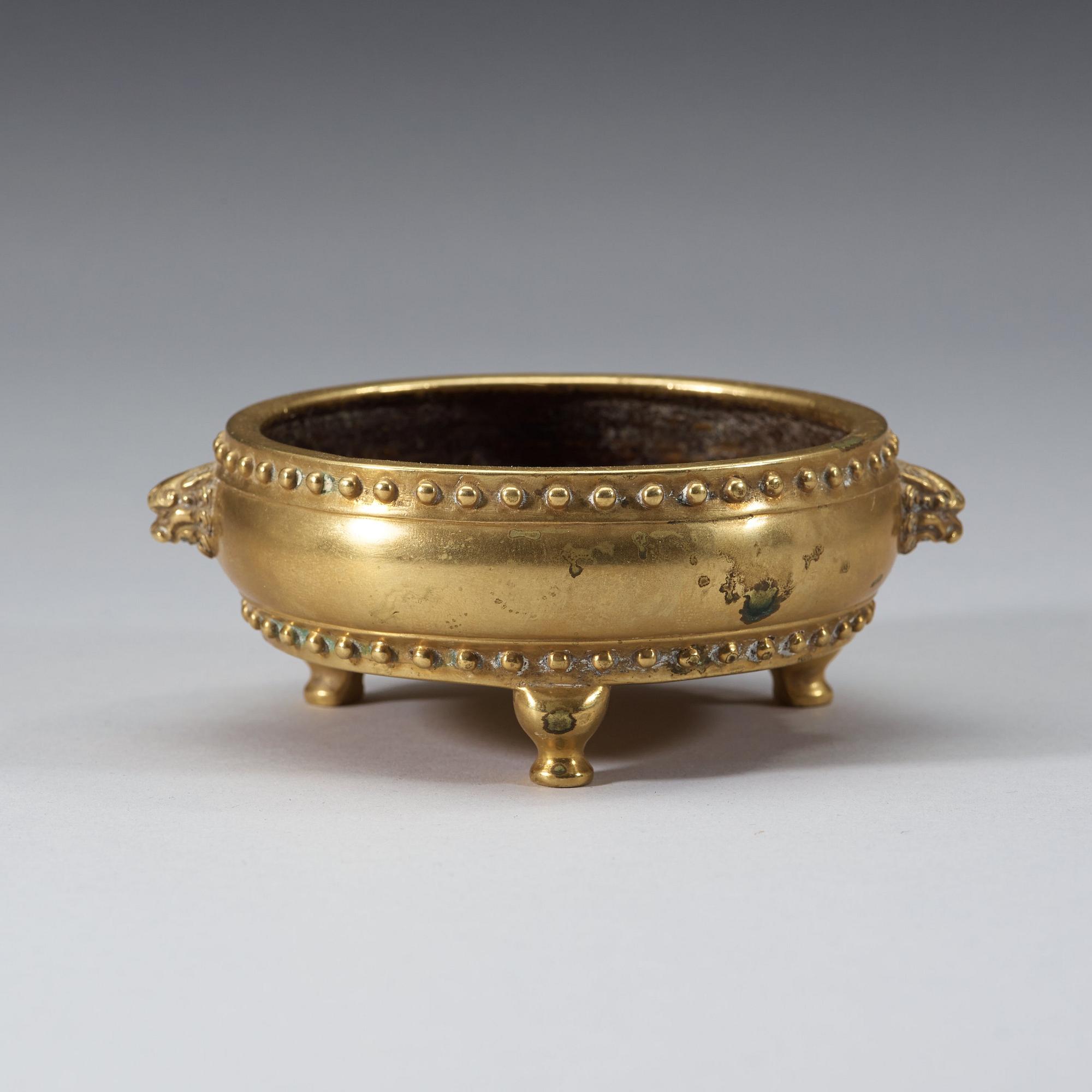 RÖKELSEKAR, brons. Qing dynastin (1644-1912) med Xuandes sex karaktärers märke.
