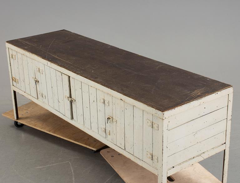 SIDEBOARD, industri, 1900-talets mitt.