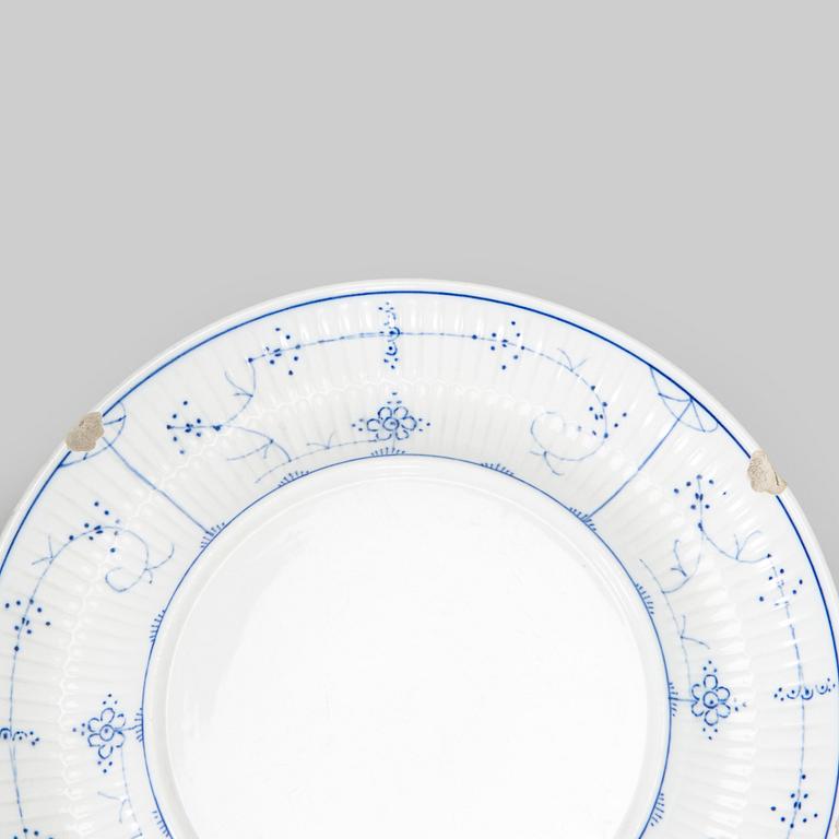 Royal Copenhagen, astiasto, 43 osaa, "Musselmalet".