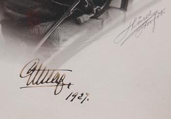 KUNGLIGT FOTOGRAFI MED AUTOGRAF, Hård, sign o dat 1927.