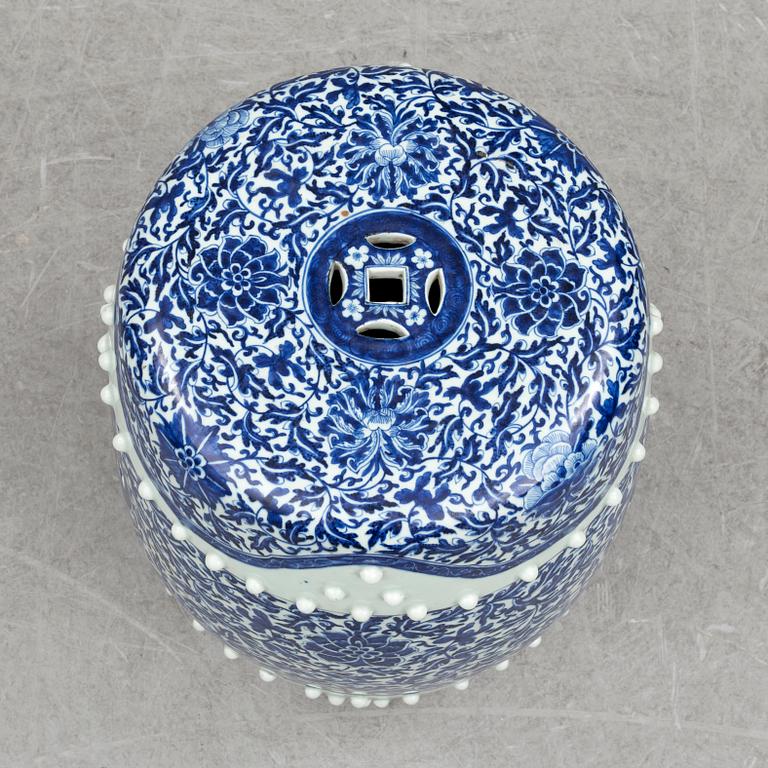PALL, porslin, Kina, 1800-tal.